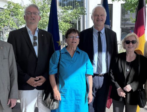 Au revoir, Monsieur le consul!